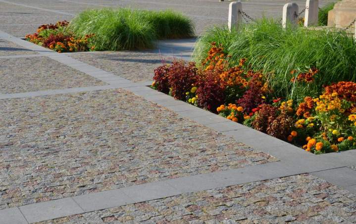 Création de cours, allées et terrasses sur mesure